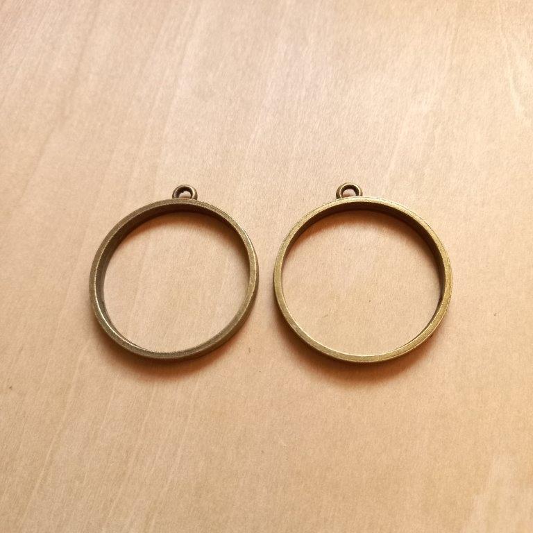 Antique Bronze Circle Pendants 37x33x4mm per pair