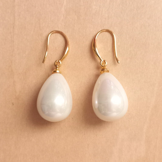 Golden Vintage Pearl Teardrop Dangle Earrings